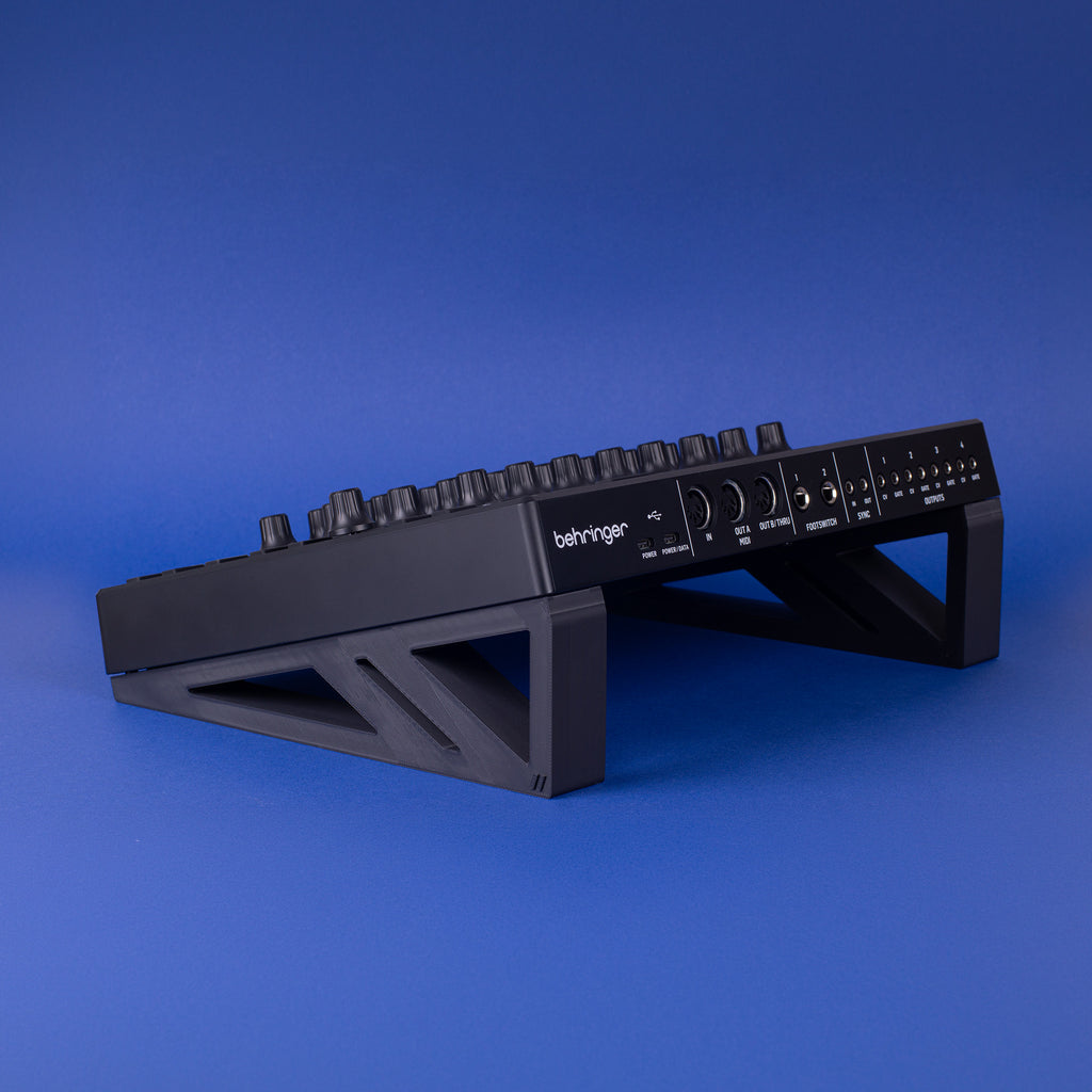 Behringer BCR32 Stand – 15° – Black
