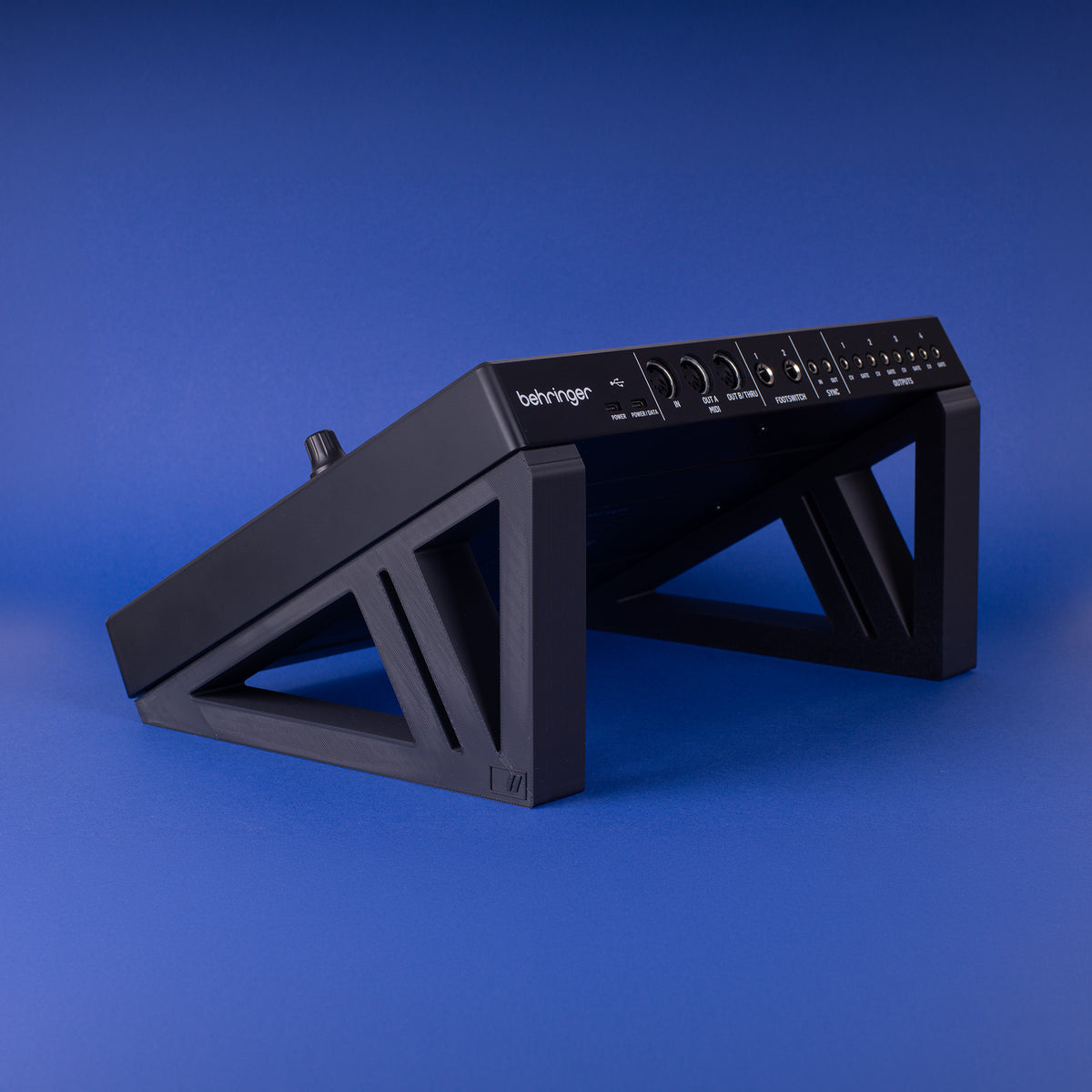 Behringer BCR32 Stand – 30° – Black