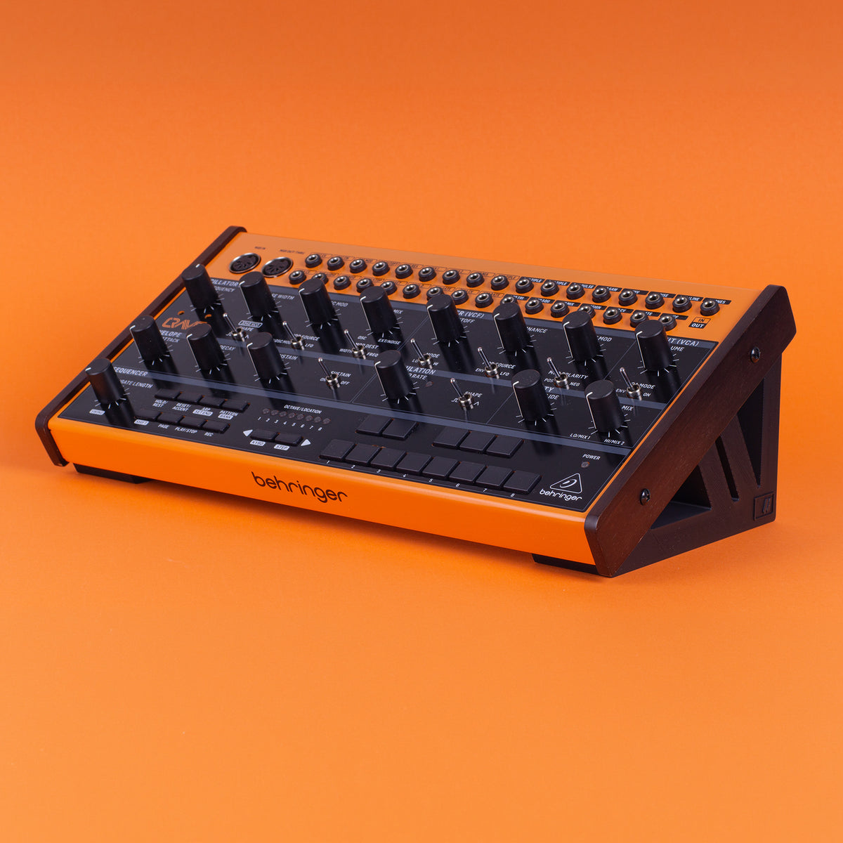 Behringer Crave Stand – 30° – Black