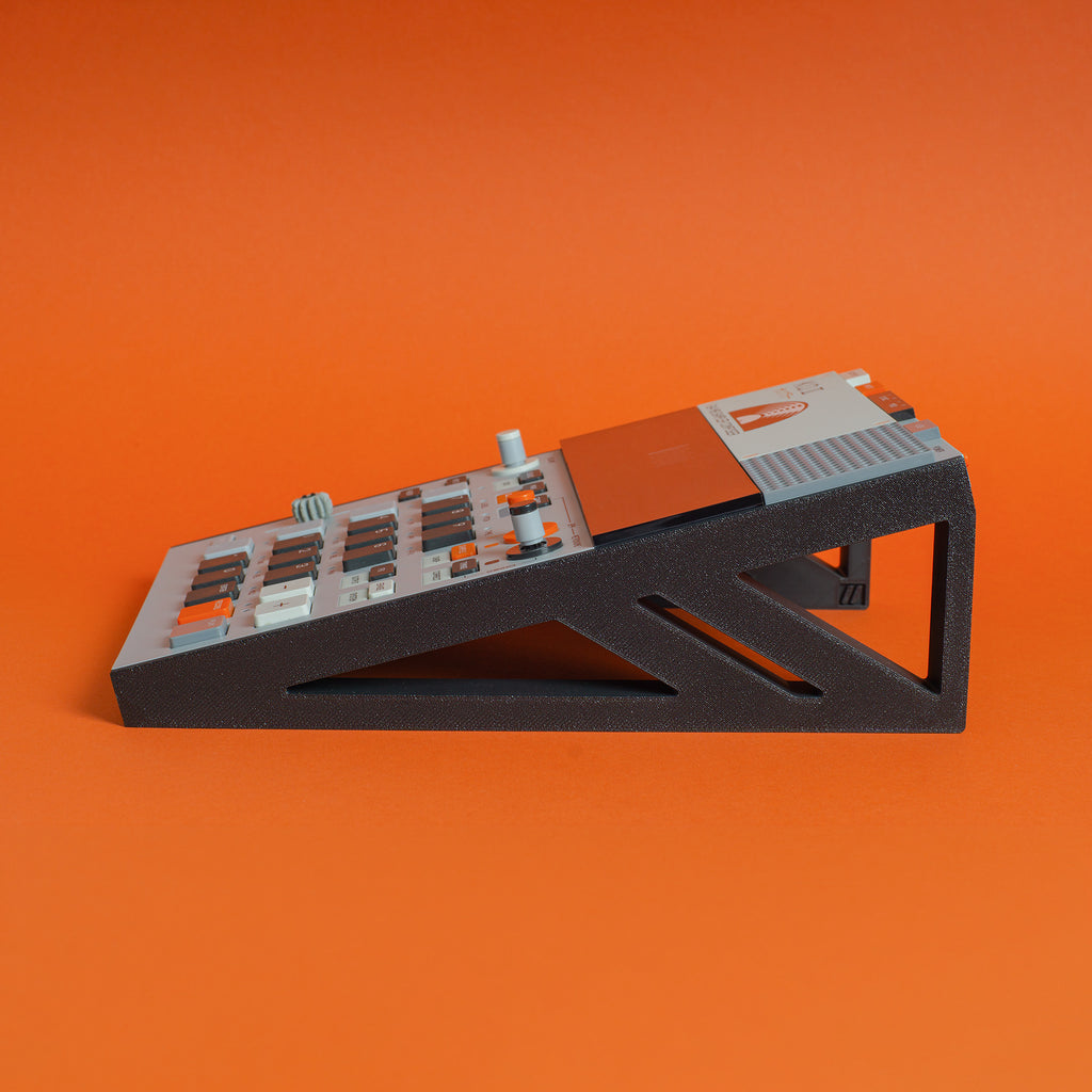 Teenage Engineering EP–133 K.O. II Stand – 15° –Black