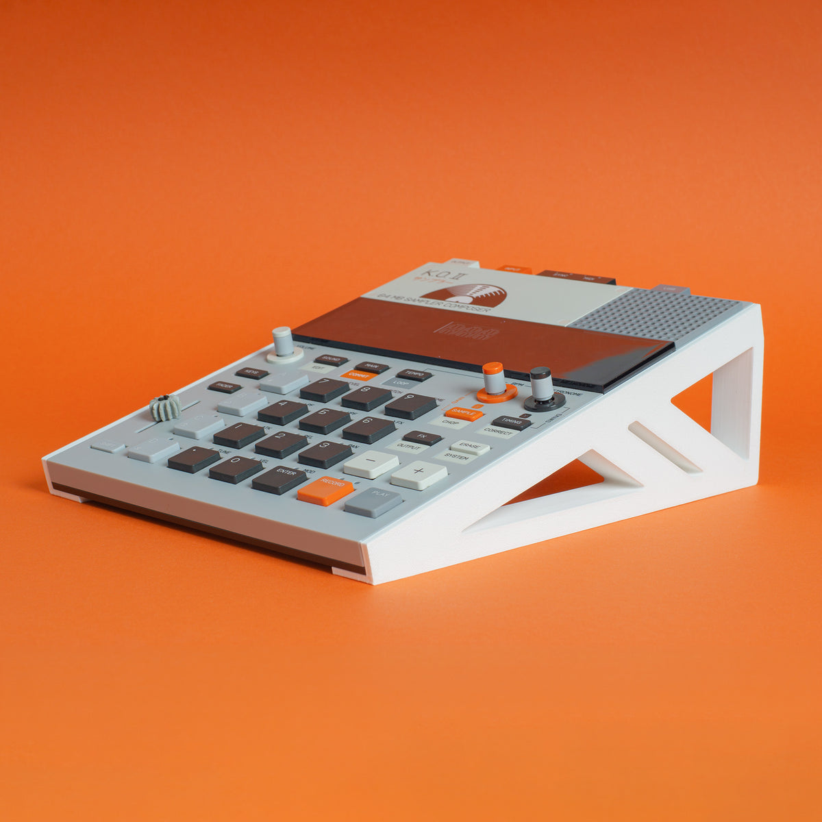 Teenage Engineering EP–133 K.O. II Stand – 15° – White