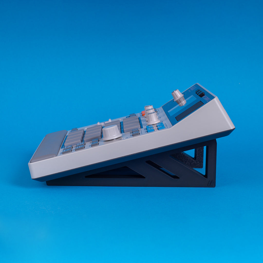 Akai MPC Sample Stand – 15° – Black