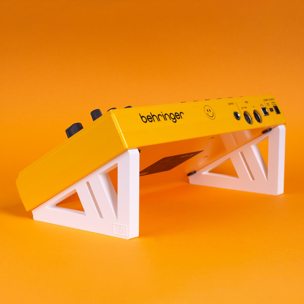 Behringer TD-3 Stand – 30° – White